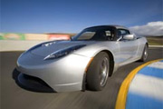 Elektryczna Tesla jeszcze szybsza