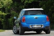 10nissan Juke 1.5dci Tekna Vs Mini Countryman Cooper D1 180x120