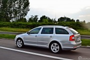 4skoda Octavia Combi 1.8tsi Dsg Elegance 180x120