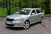 8skoda Octavia Combi 1.8tsi Dsg Elegance 180x120