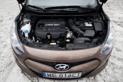 24hyundai I30 1.6crdi Comfort Vs Volkswagen Golf Vii 2.0tdi Comfortline 180x120