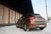 4hyundai I30 1.6crdi Comfort Vs Volkswagen Golf Vii 2.0tdi Comfortline 180x120