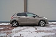 18hyundai I20 5d1.2 Comfort Vs Peugeot 208 1.2vti Allure 180x120