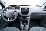 23hyundai I20 5d1.2 Comfort Vs Peugeot 208 1.2vti Allure 180x120