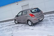 4hyundai I20 5d1.2 Comfort Vs Peugeot 208 1.2vti Allure 180x120