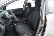 6hyundai I20 5d1.2 Comfort Vs Peugeot 208 1.2vti Allure 180x120