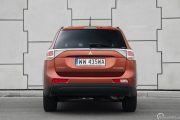 5mitsubishi Outlander 2.2did Intense Plus Vs Honda Crv 2.2idtec Executive Navi 180x120