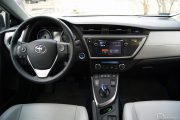 14toyota Auris Touring Sports Hybrid Prestige 180x120