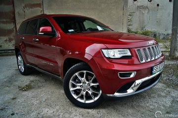 1jeep grand cherokee overland summit 3.0crd