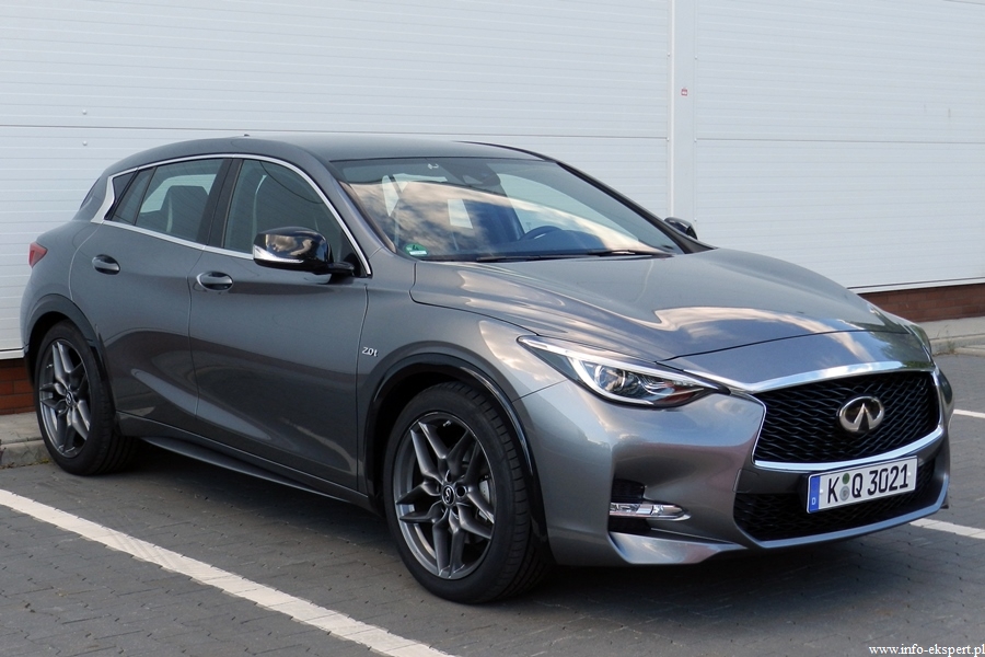 infiniti-q30-20t-sport-dct-awd 46