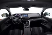 Peugeot 5008 BlueHDi Active 11 180x120