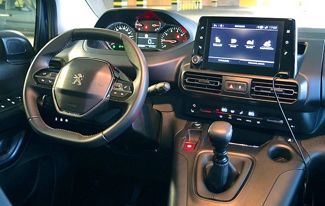 Peugeot Rifter 2019 Inside 1