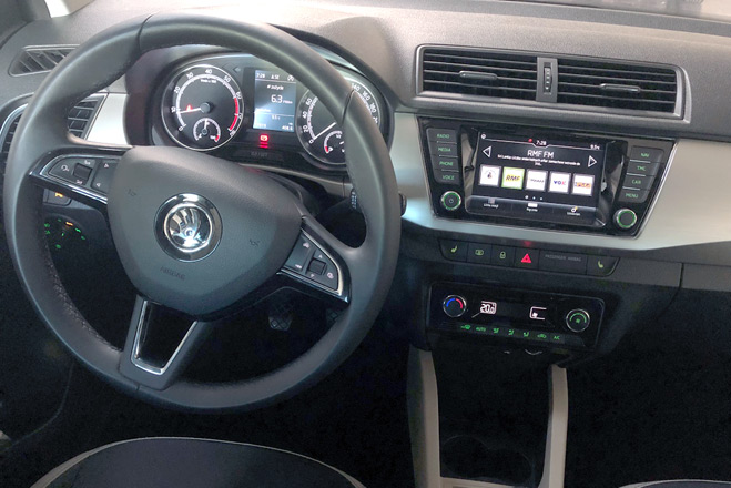 Skod Fabia MPI 75KM Style Inside 1