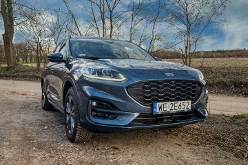 Ford Kuga 2021 360x240