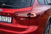 Ford Focus Active Fantastic Red 5 180x120
