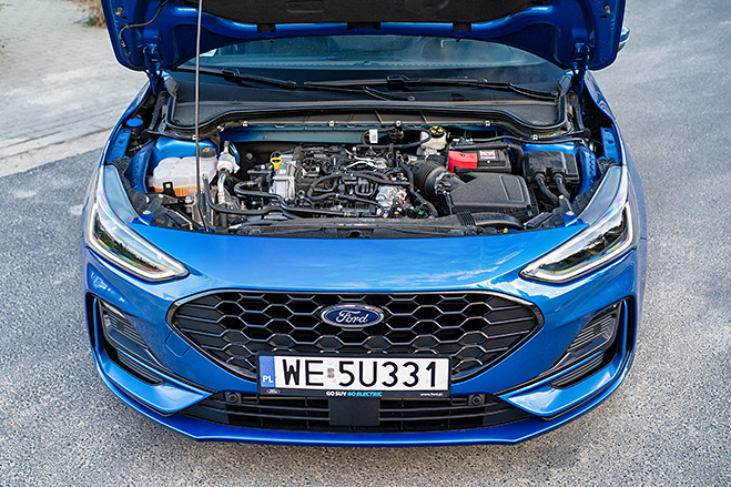 Ford Focus EcoBoost Hybrid ST Line 18