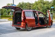 Renault Kangoo 2023 29 180x120