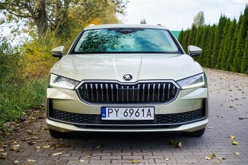 Skoda-Superb-Combi-PHEV-MY2025