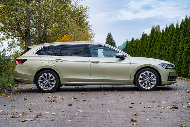 Skoda Superb Combi PHEV MY2025 15