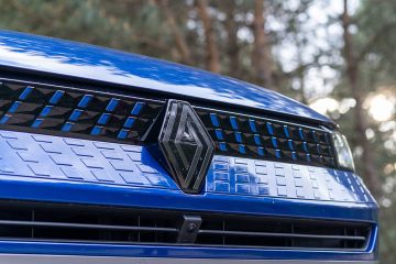 Renault Captur Esprit Alpine 2025 12 360x240