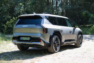 Kia EV9 GT Line 2025 3 360x240