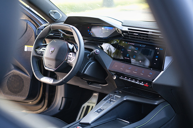 Peugeot 308 SW GT Hybrid 2025 13