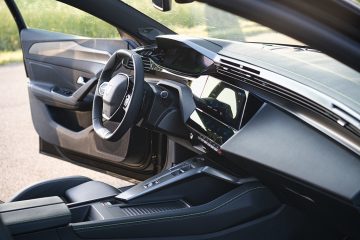 Peugeot 308 SW GT Hybrid 2025 14 360x240