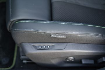 Peugeot 308 SW GT Hybrid 2025 23 360x240