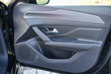 Peugeot 308 SW GT Hybrid 2025 26 360x240