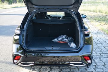 Peugeot 308 SW GT Hybrid 2025 28 360x240