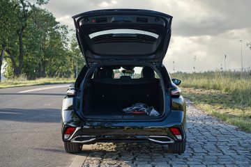 Peugeot 308 SW GT Hybrid 2025 29 360x240
