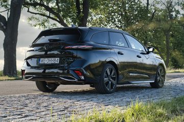 Peugeot 308 SW GT Hybrid 2025 3 360x240