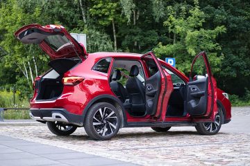 MG ZS Hybrid Exclusice 2025 35 360x240