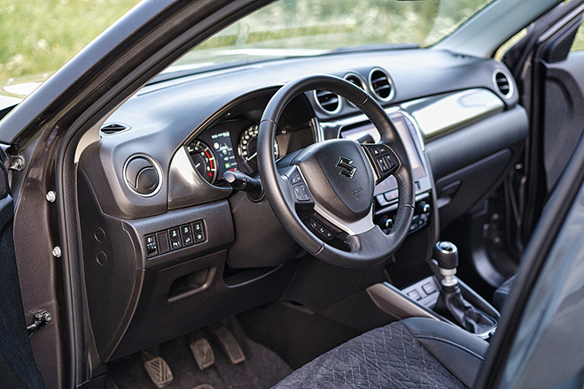 Suzuki Vitara Hybrid 2025 12