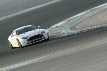 aston martin vantage gt4 3