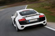 Audi R8 2 180x120