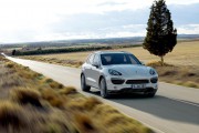 Porsche Cayenne S Hybrid 3 180x120