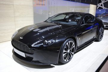 Aston Martin V12 Vantage