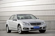 Mercedes Benz Klasa E L 6 180x120