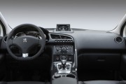 Peugeot 3008 HYbrid4 3 180x120