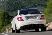 Mercedes C63 AMG Coupe 2 180x120