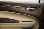 Chrysler 300 Luxury 4 180x120