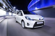 Toyota Yaris Hybrid 180x120