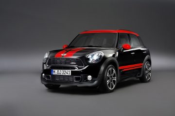 MINI JCW Countryman 16