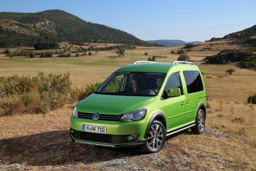 VW Cross Caddy 4