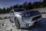 Mitsubishi Outlander PHEV10 180x120