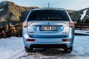 Mitsubishi Outlander PHEV16 180x120