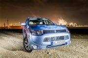 Mitsubishi Outlander PHEV18 180x120