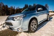 Mitsubishi Outlander PHEV9 180x120