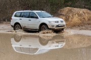 Mitsubishi Pajero 2 180x120